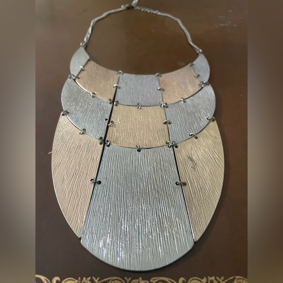 Super chic statement necklace - Picture 2 of 4